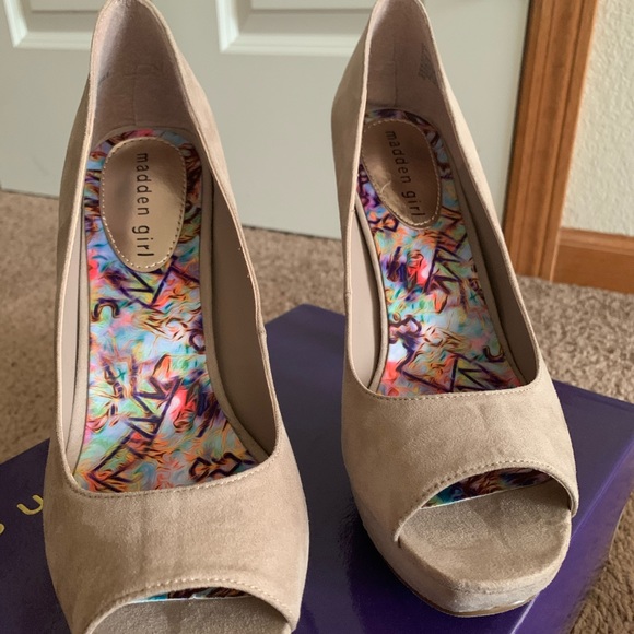 Madden Girl Heels - Picture 1 of 4